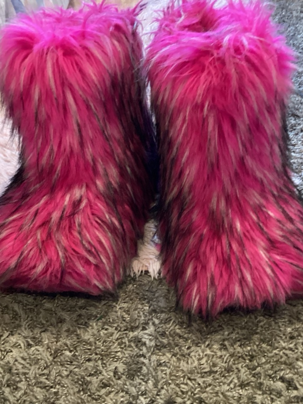 SHEIN Hot Pink Faux Fur Winter Boots